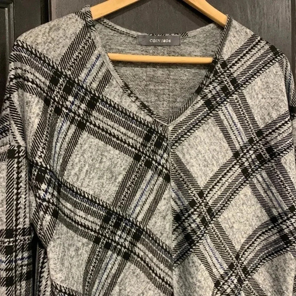 Plaid M - Picture 1 of 5